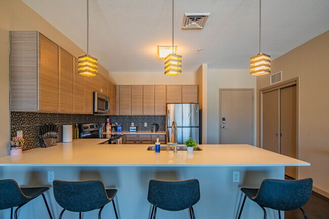 Building Photo - 295 E Roosevelt St