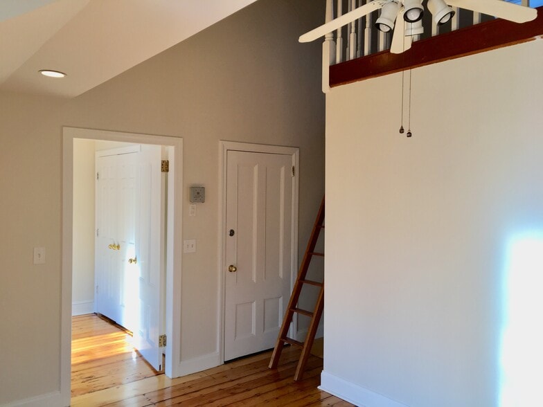 Building Photo - 614 Massachusetts Ave