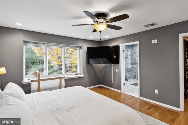 Building Photo - 962 Chanticleer