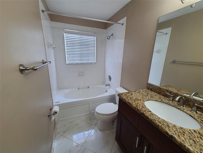 Building Photo - 1427 SW 48th Terrace