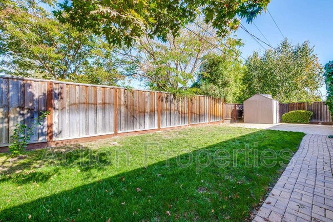 Building Photo - 1034 Tulane Dr