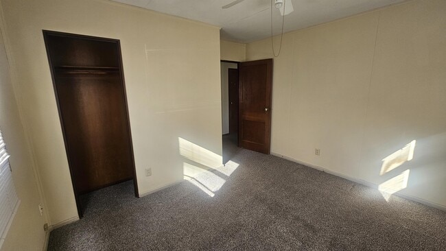 Building Photo - 1041 S Yale St