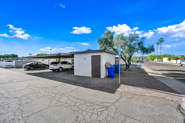 Building Photo - 507 W Pebble Beach Dr