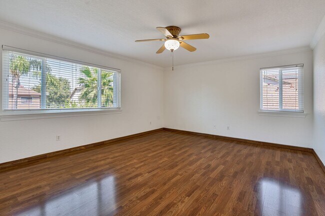 Building Photo - Spacious 4-Bedroom Home, Beautifully Maint...