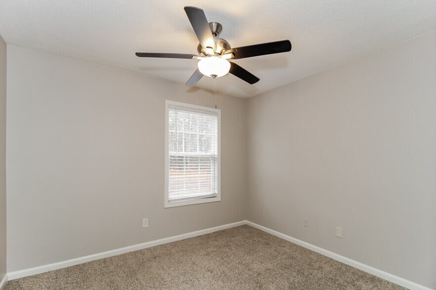 Building Photo - 155 Avondale Cir