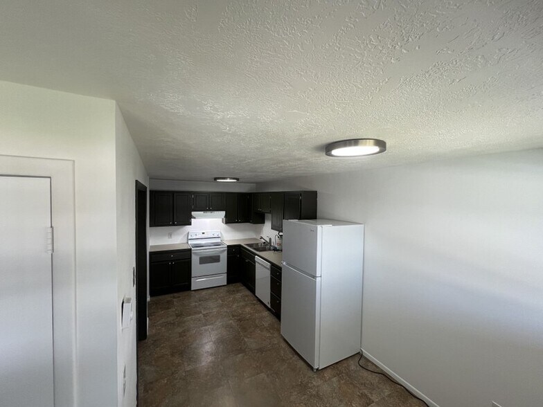 Building Photo - 5197 S 1900 W