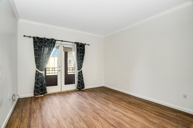 Building Photo - 2 bedroom 2 bathroom condo in Uptown District!