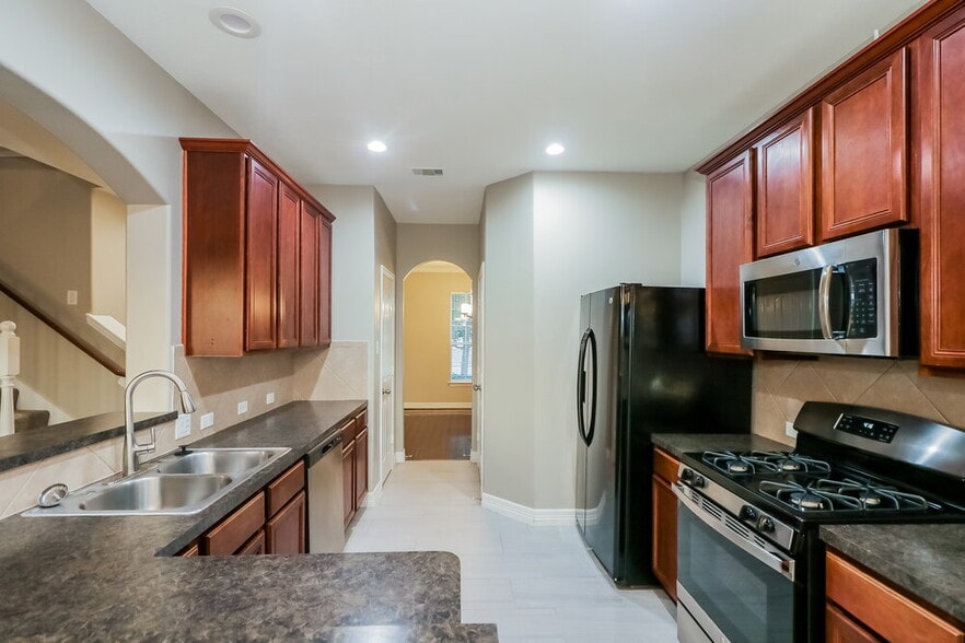 Building Photo - 8414 Parapet Pl