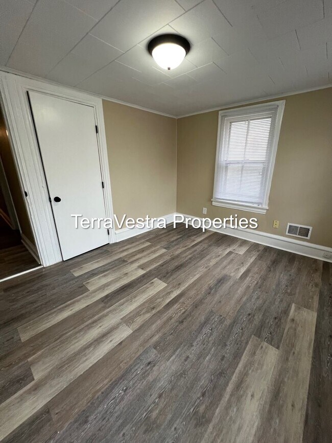 Building Photo - Great 3 Bed with a bonus room in Salem! Eligible for $500 Security Deposit.