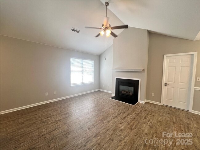 Building Photo - 209 Indian Paint Brush Dr