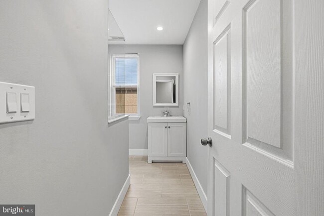 Building Photo - 2106 Manton St