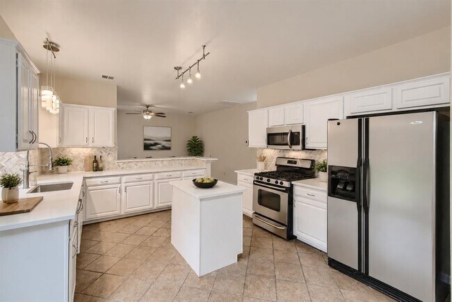 Building Photo - 11034 Galleria Cove