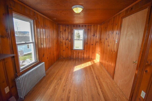 Building Photo - MT20