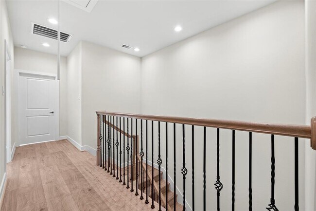 Building Photo - 1608 Northwood St