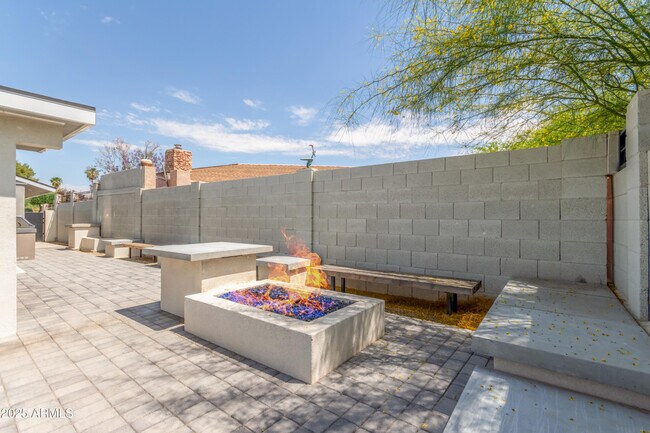 Building Photo - 6020 N 77th Pl