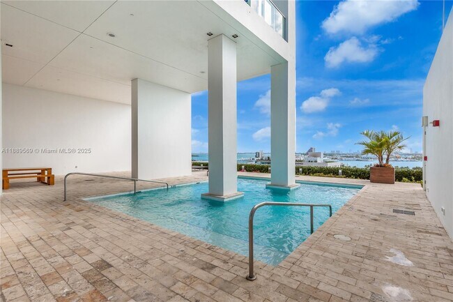 Building Photo - 1040 Biscayne Blvd