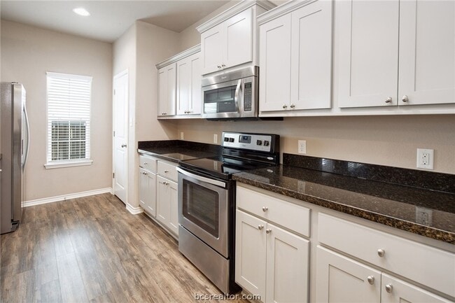 Building Photo - 3519 Summerway Dr