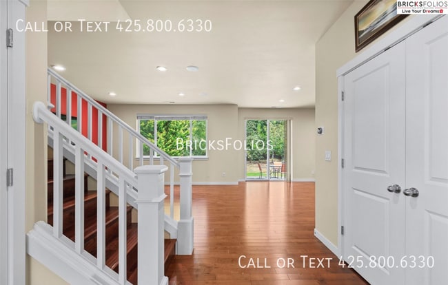 Building Photo - 10550 Sheridan Cres NE