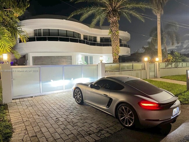 Building Photo - 3344 NE 167th St