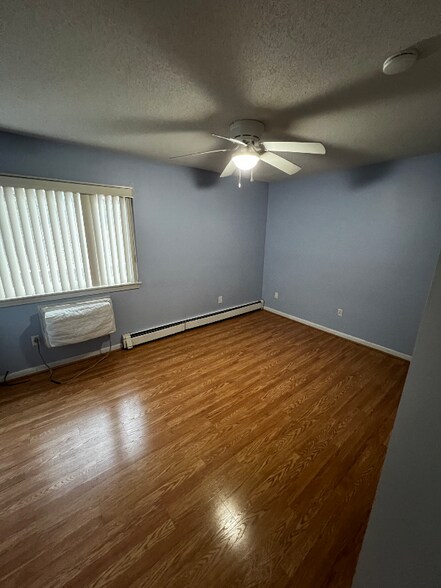 Building Photo - 206 Woodland Dr