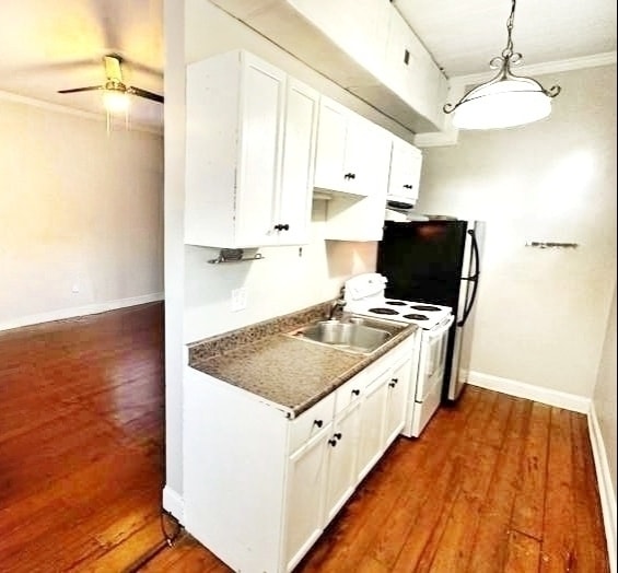 Building Photo - 201 Spring St