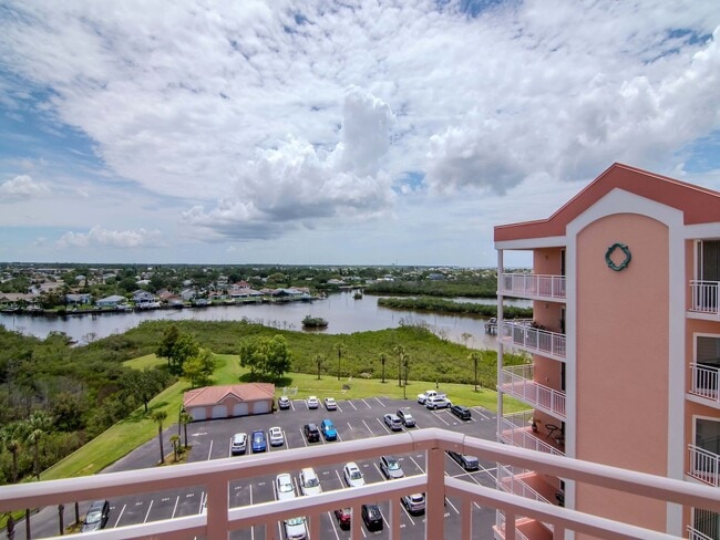 Building Photo - Waterfront Penthouse Living – Luxury 3 Bedroom / 2 Bath Condo on the Water