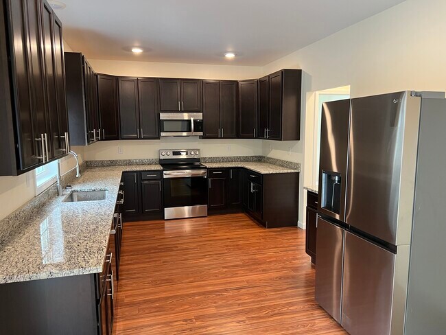 Building Photo - 5 Red Maple Ln