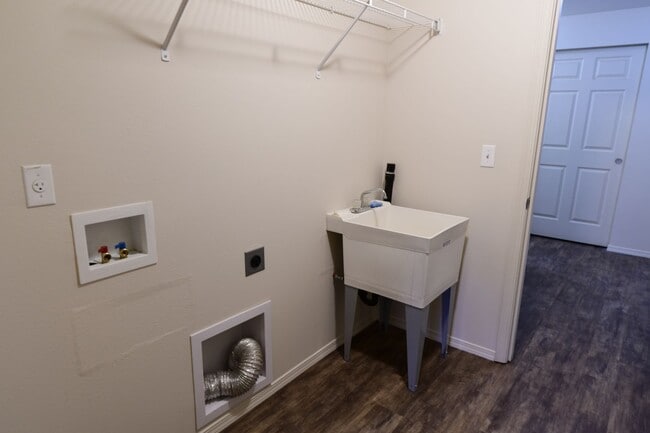 Building Photo - 51325 Mitts Way
