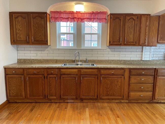 Building Photo - 4 BR/3.5 Bath Single Family Home in  Cumbe...