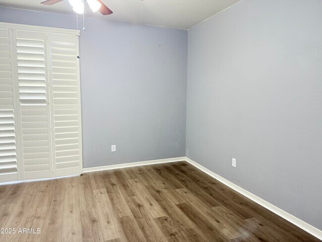 Building Photo - 931 E Canyon Way