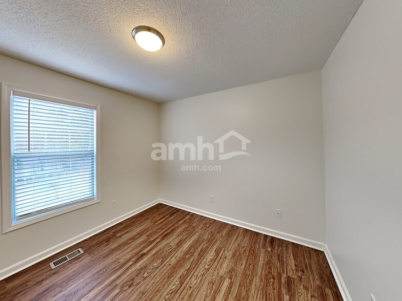 Building Photo - 101 Brentwood Ct