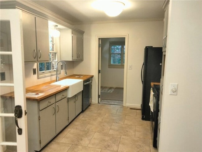 Building Photo - 1009 Verdi Way