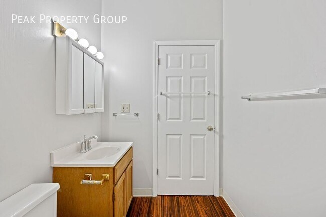 Building Photo - 494 Riddle Rd