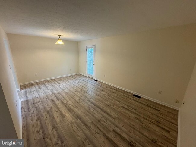 Building Photo - 219 Sherando Cir