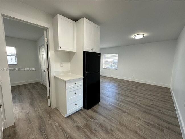 Building Photo - 1409 N Dixie Hwy