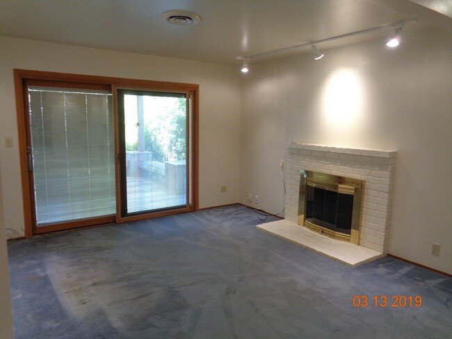 Building Photo - 3 Bed/ 2 Bath Rohnert Park House for Rent