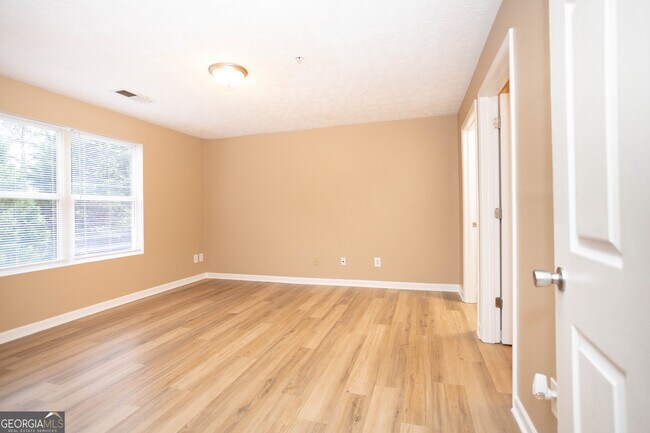 Building Photo - 12303 Fairington Ridge Cir