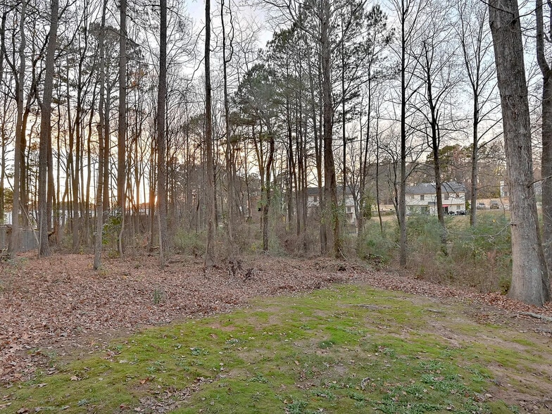 Building Photo - 123 Curtis Rd