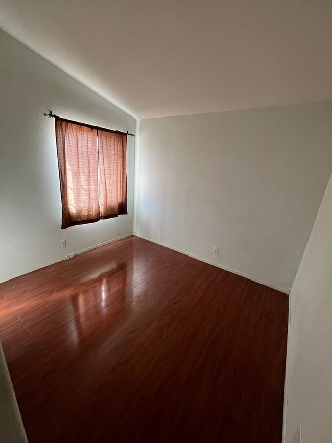 Building Photo - Spacious 4-Bedroom + Office Home in Desirable HOA Community Near New Shopping & Costco