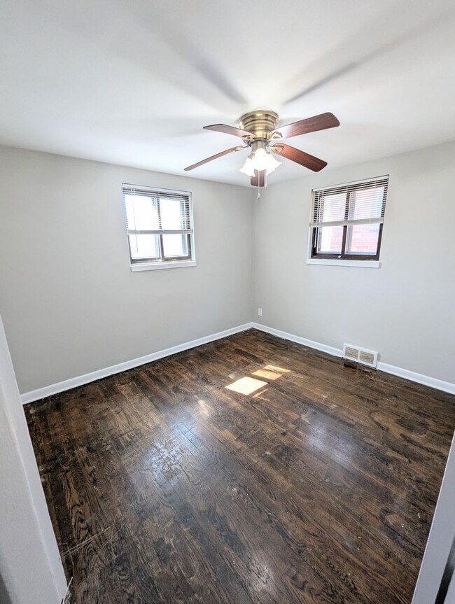 Building Photo - Cozy, Clean, and Pet-Ready on Otto