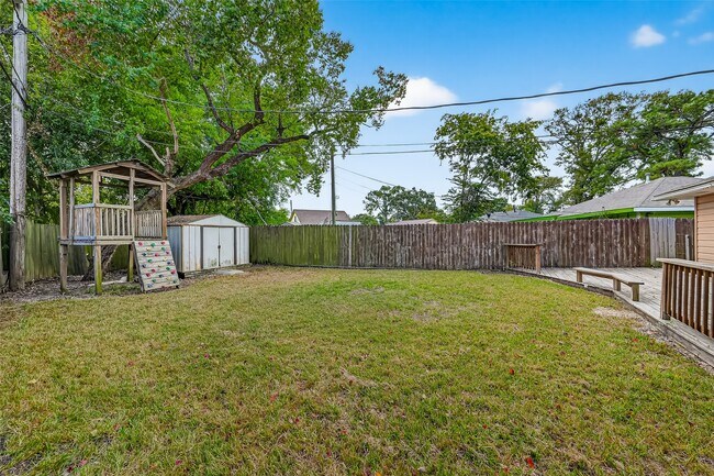 Building Photo - 1111 Choate Cir