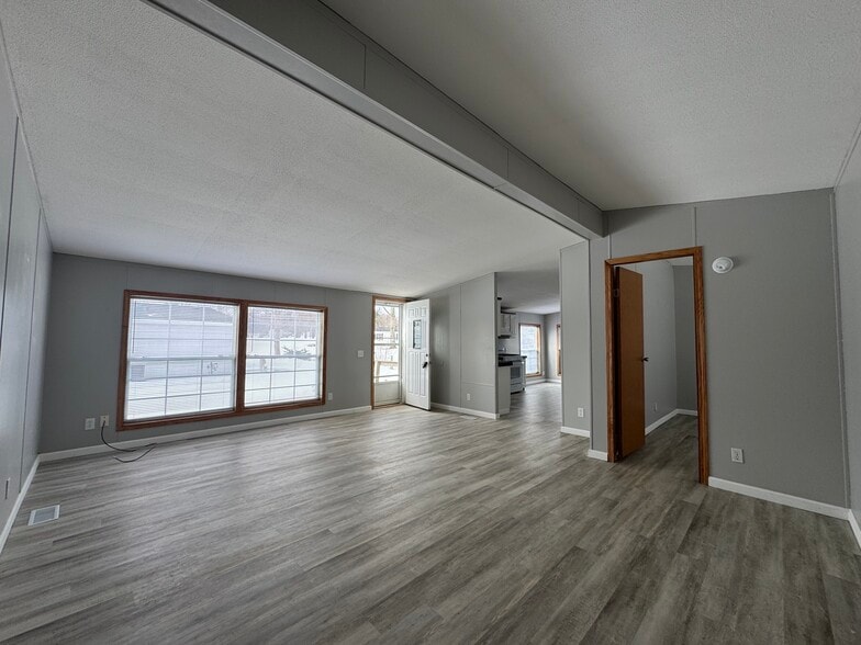 Building Photo - 4237 Daffodil Cir