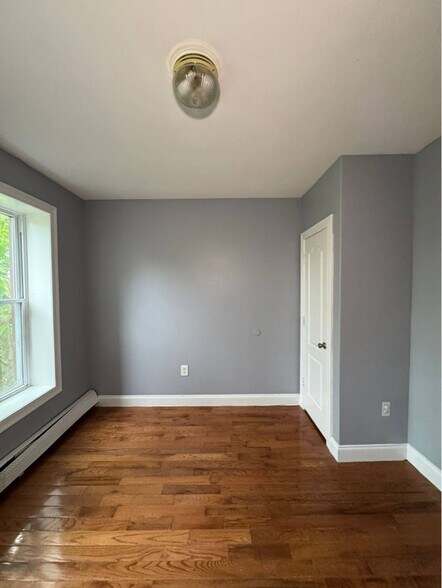 Building Photo - 552 Avenue C