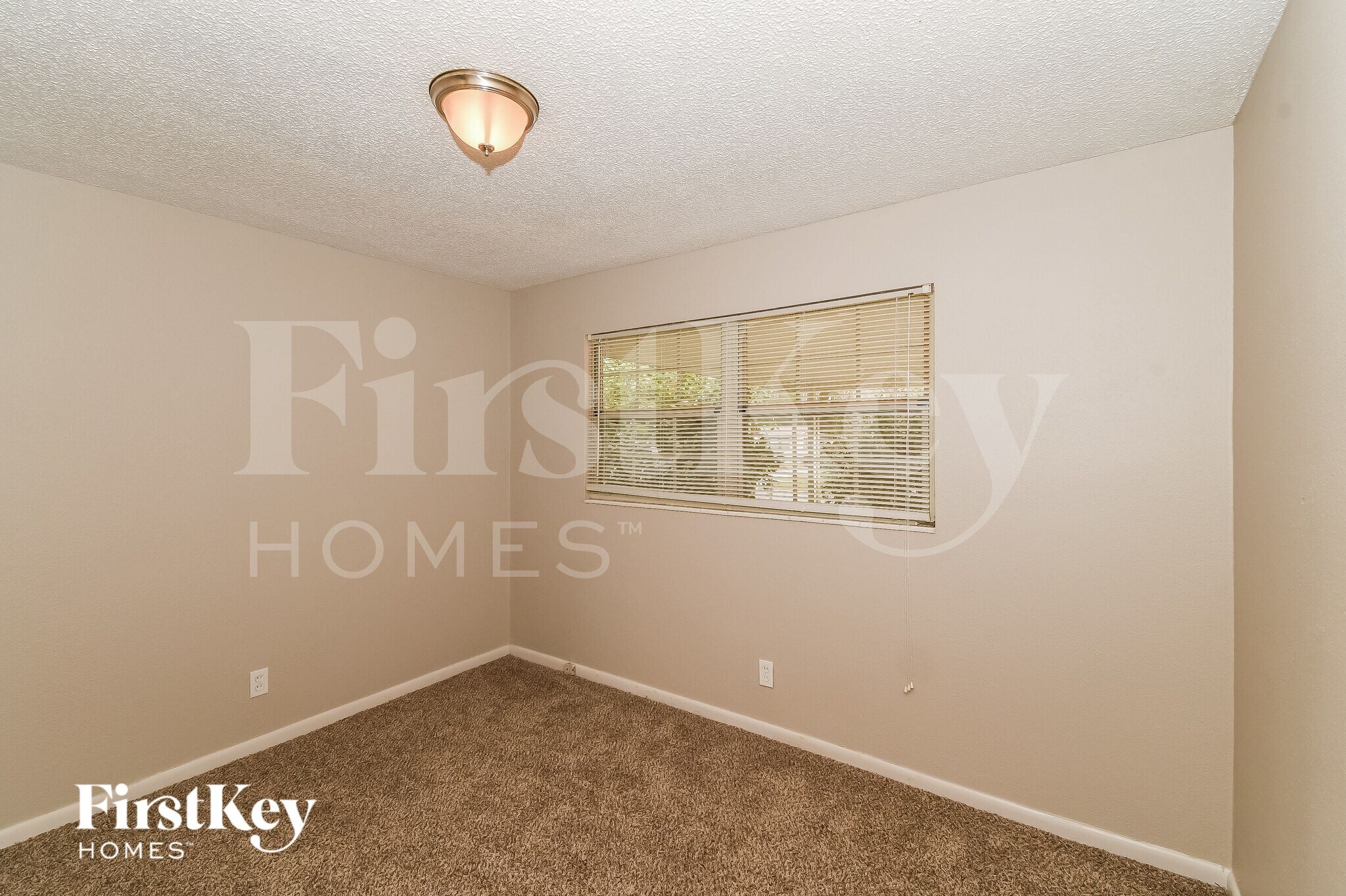 Building Photo - 878 Westgate Dr