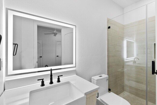 Building Photo - 1812 Muncie Ave