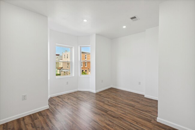 Building Photo - 5210 Cedar Ave