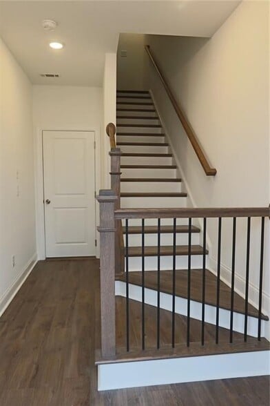 Building Photo - 5430 Howington Ct