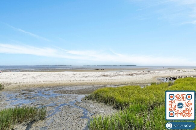 Building Photo - Fully Furnished 2BR Condo in Hilton Head’s North End – $400 Off First Month’s Rent!