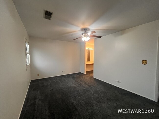 Building Photo - 1587 Stonehill Ct