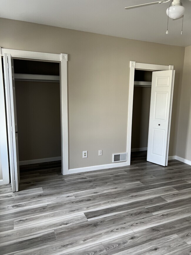 Building Photo - 230 Mercer St